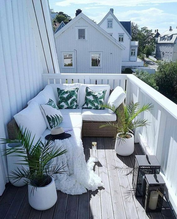 all-in-white balcony ideas