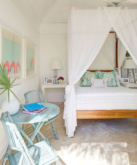 Coastal Bedroom Interior Design Idea With A Canopy Bed