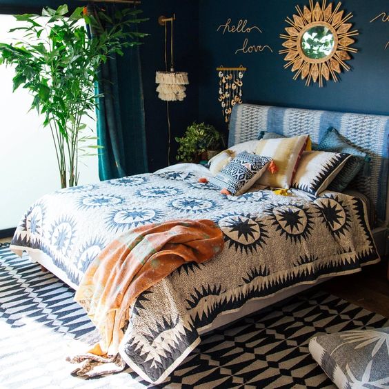 boho decoration bedroom ideas in a blue undertone