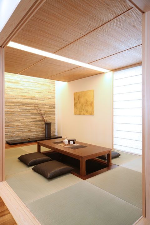 super sleek Japanese dining room style