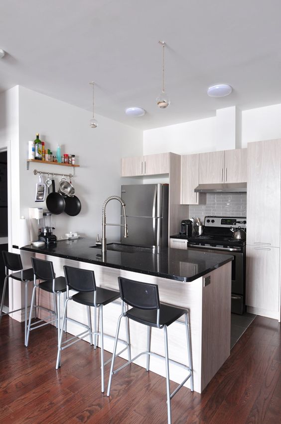 minimalist bachelor pad kitchen idea