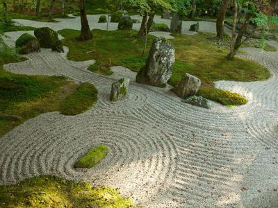 decorative Japanese garden gravel idea