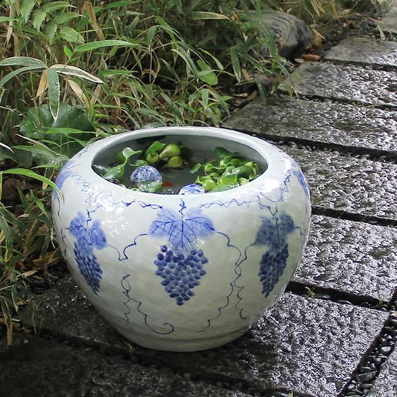 porcelain water feature in Chinese garden