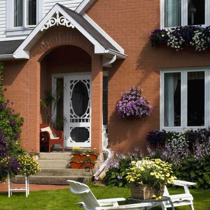 outdoor decorating ideas to elevate curb appeal