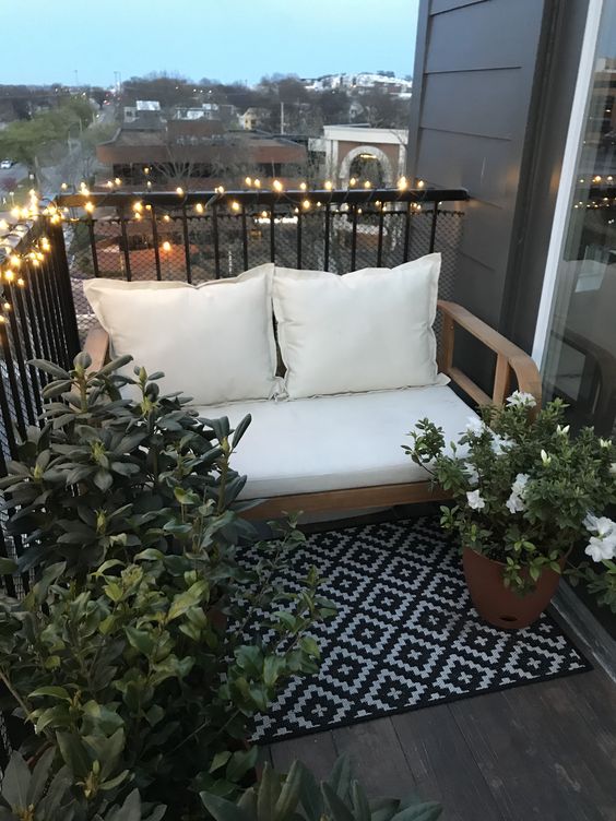 simple apartment balcony ideas
