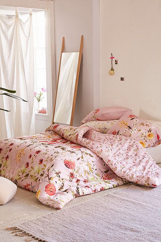 beautiful pink bedding
