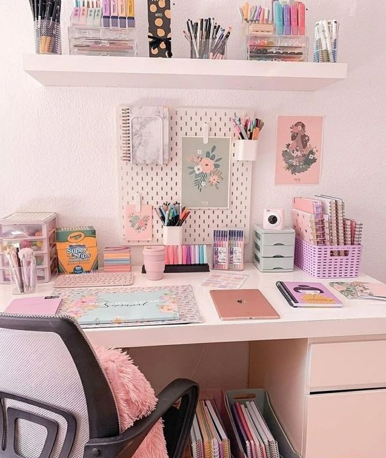 pink workspace decor ideas
