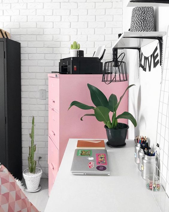 black and pink workspace decor ideas